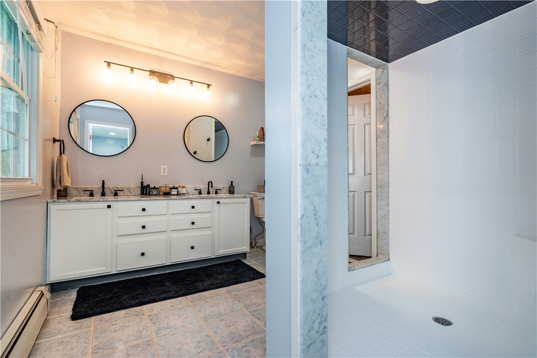 Warwick, Rhode Island 02889, United States, 3 Bedrooms Bedrooms, ,3 BathroomsBathrooms,Residential,Pending,187492