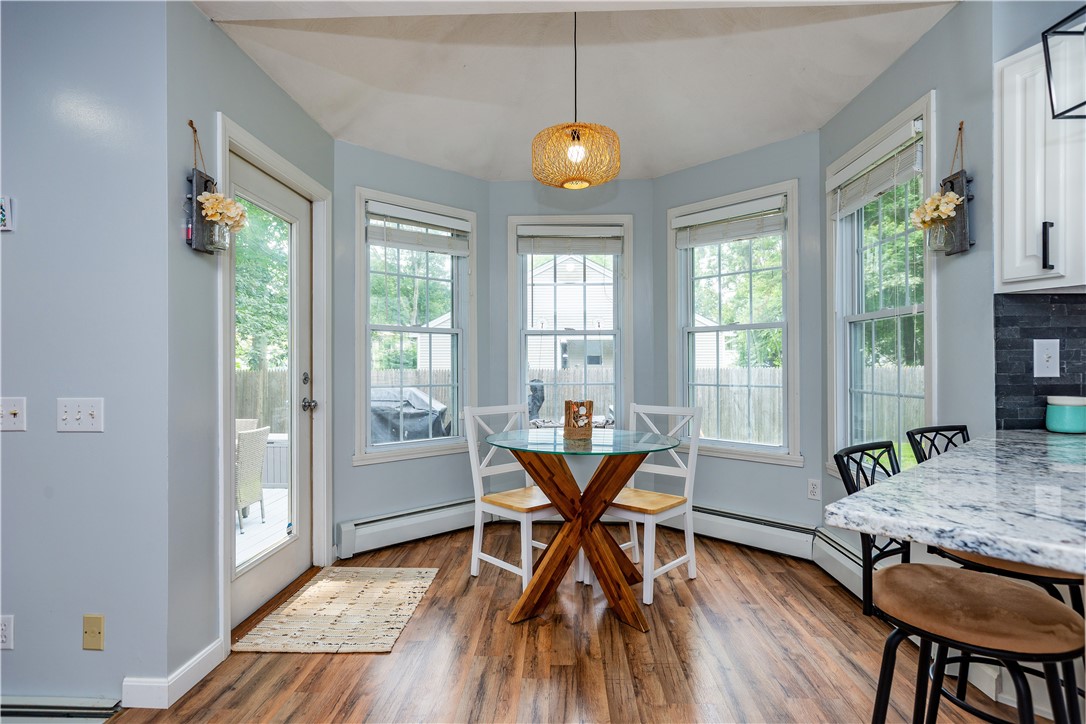 Warwick, Rhode Island 02889, United States, 3 Bedrooms Bedrooms, ,3 BathroomsBathrooms,Residential,Pending,187492