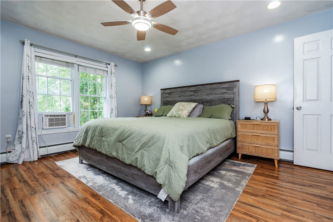 Warwick, Rhode Island 02889, United States, 3 Bedrooms Bedrooms, ,3 BathroomsBathrooms,Residential,Pending,187492