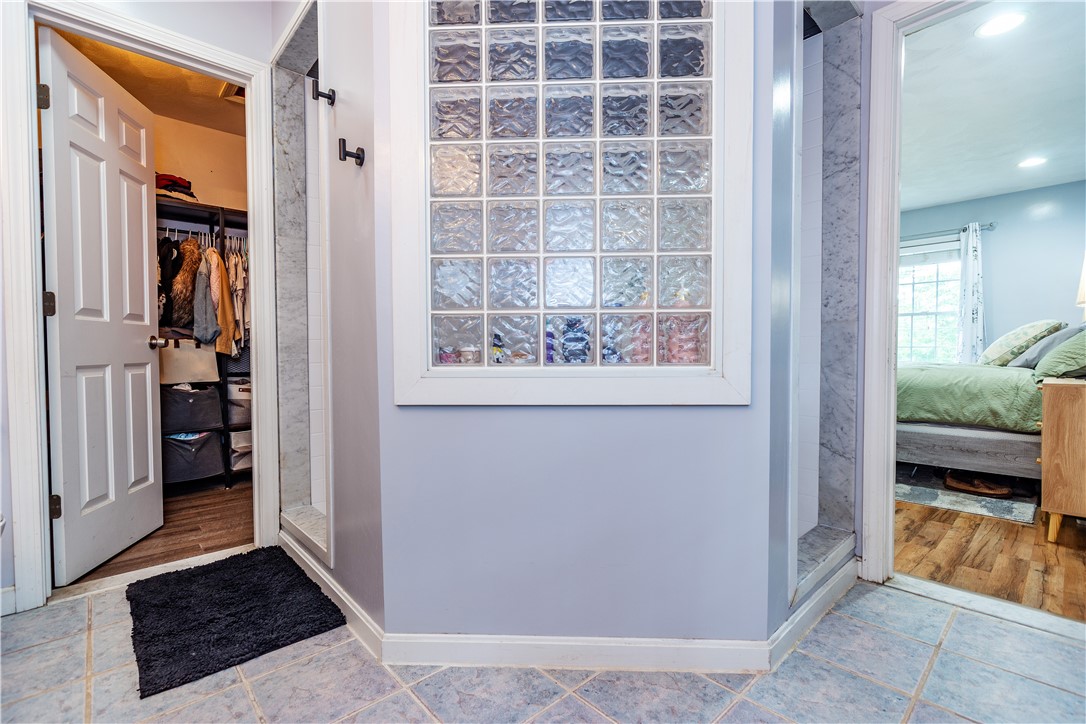 Warwick, Rhode Island 02889, United States, 3 Bedrooms Bedrooms, ,3 BathroomsBathrooms,Residential,Pending,187492