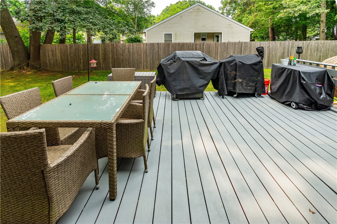 Warwick, Rhode Island 02889, United States, 3 Bedrooms Bedrooms, ,3 BathroomsBathrooms,Residential,Pending,187492