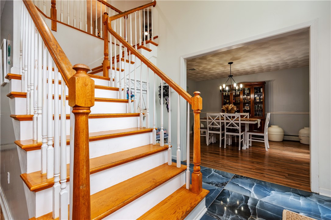 Warwick, Rhode Island 02889, United States, 3 Bedrooms Bedrooms, ,3 BathroomsBathrooms,Residential,Pending,187492