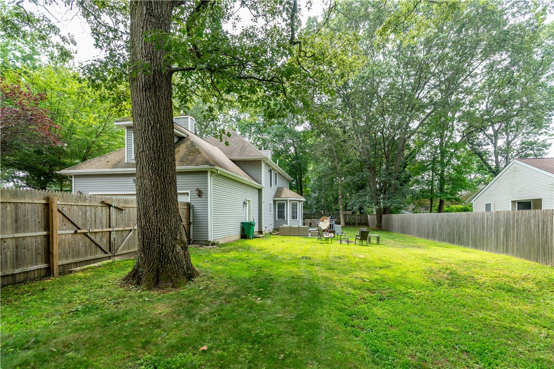 Warwick, Rhode Island 02889, United States, 3 Bedrooms Bedrooms, ,3 BathroomsBathrooms,Residential,Pending,187492