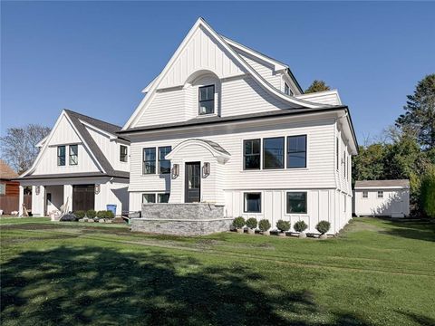 84 Allston Avenue Middletown RI 02842