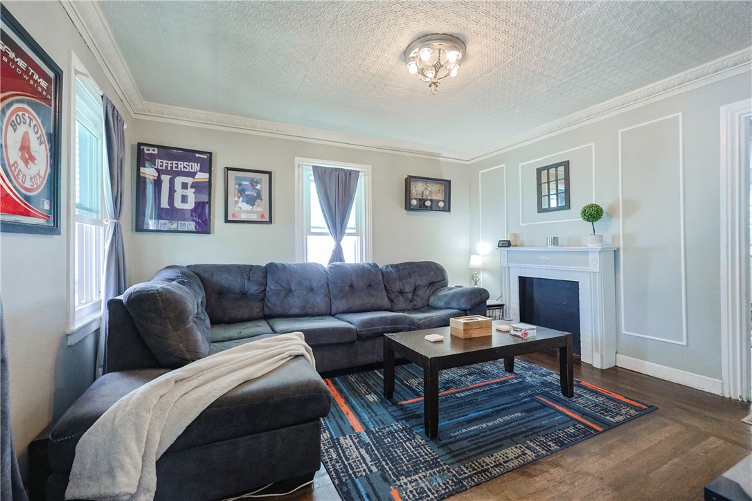 Woonsocket, Rhode Island 02895, United States, 3 Bedrooms Bedrooms, ,1 BathroomBathrooms,Residential,Active,189769