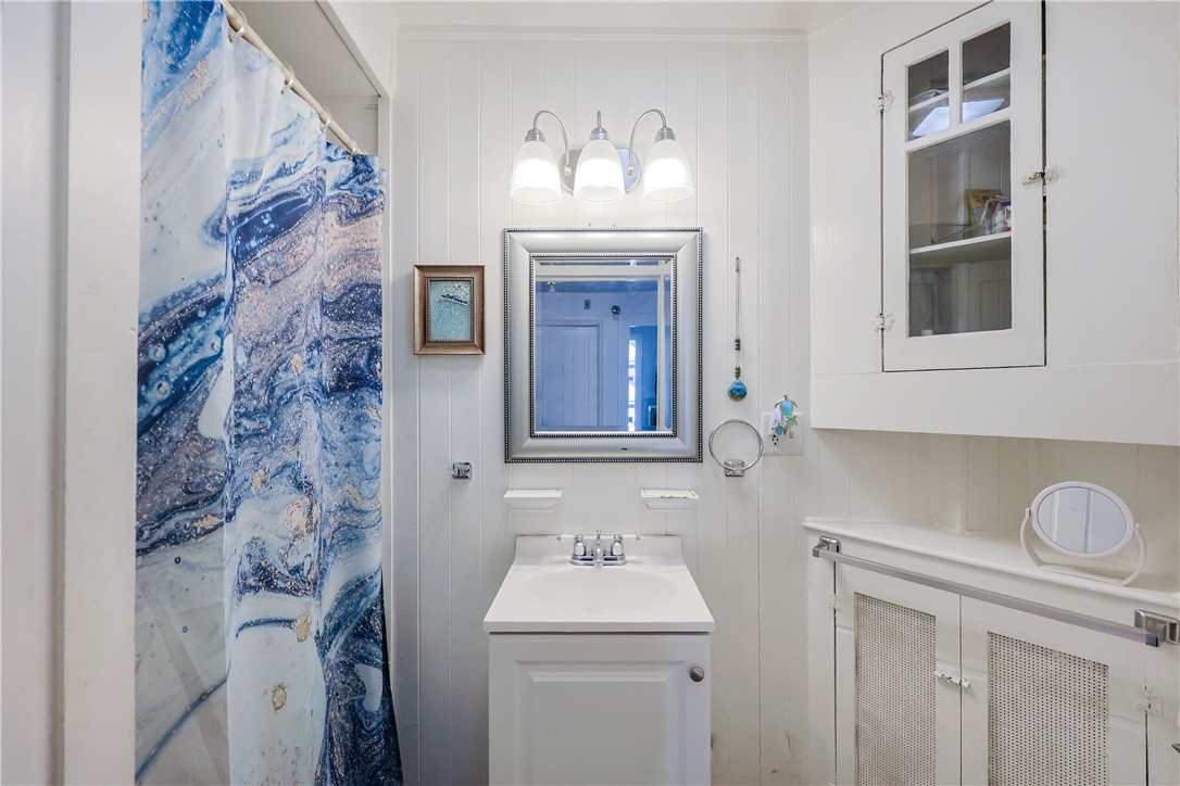 Woonsocket, Rhode Island 02895, United States, 3 Bedrooms Bedrooms, ,1 BathroomBathrooms,Residential,Active,189769