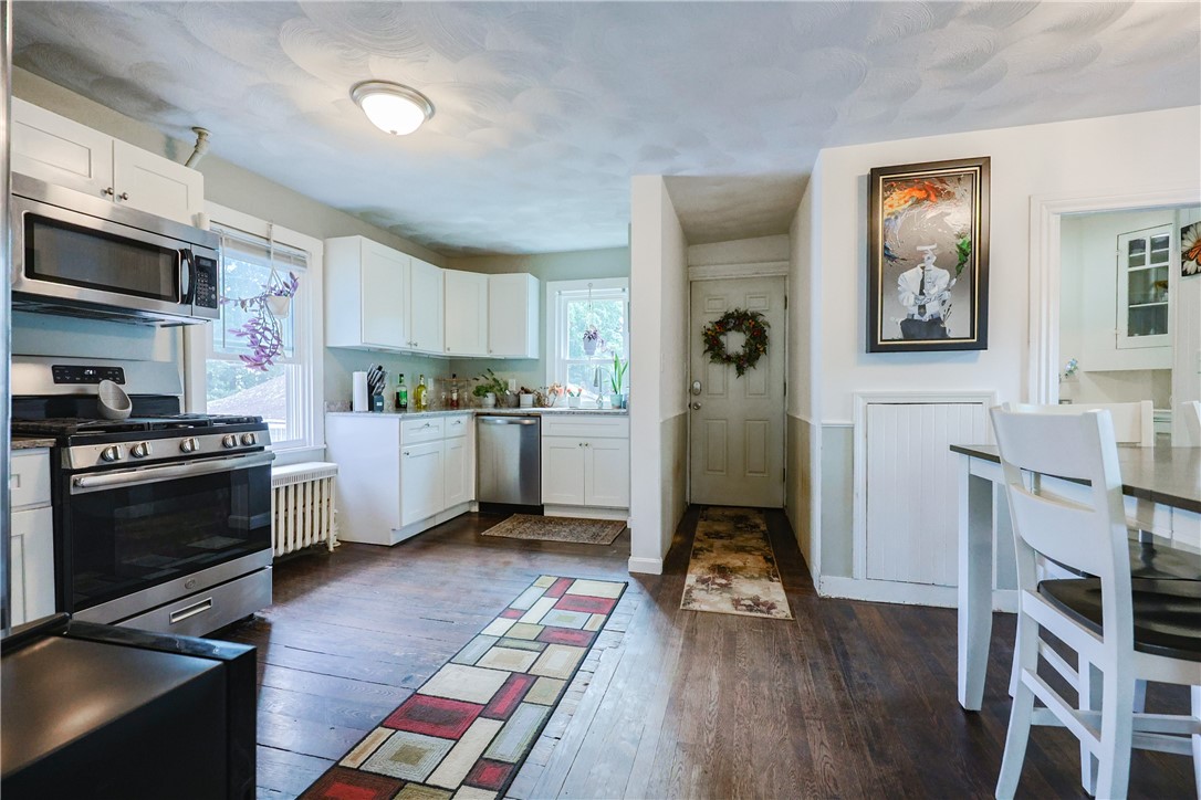 Woonsocket, Rhode Island 02895, United States, 3 Bedrooms Bedrooms, ,1 BathroomBathrooms,Residential,Active,189769