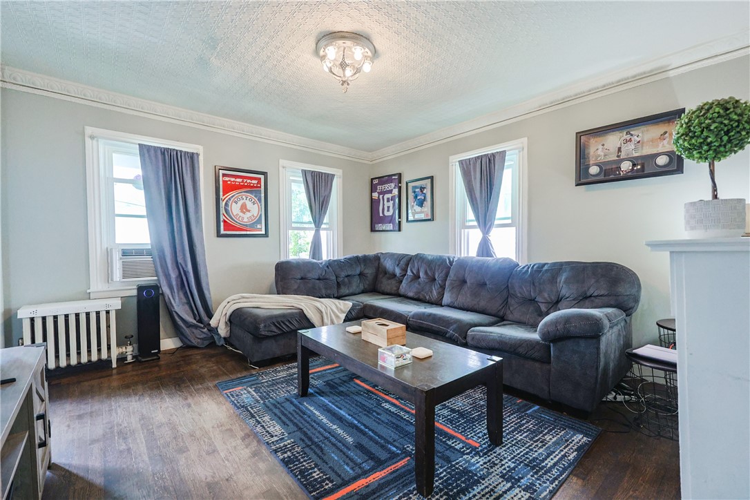 Woonsocket, Rhode Island 02895, United States, 3 Bedrooms Bedrooms, ,1 BathroomBathrooms,Residential,Active,189769