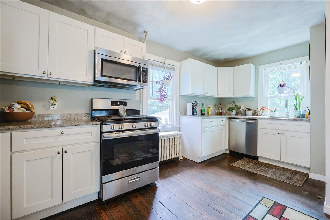 Woonsocket, Rhode Island 02895, United States, 3 Bedrooms Bedrooms, ,1 BathroomBathrooms,Residential,Active,189769