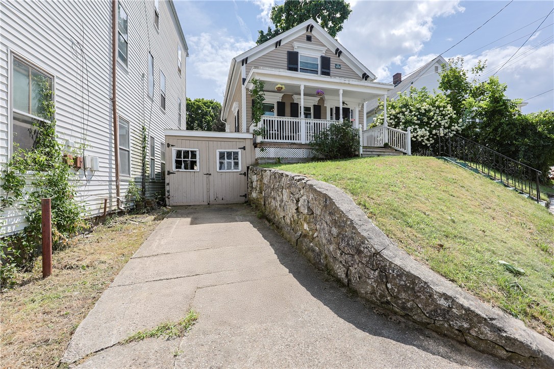 Woonsocket, Rhode Island 02895, United States, 3 Bedrooms Bedrooms, ,1 BathroomBathrooms,Residential,Active,189769