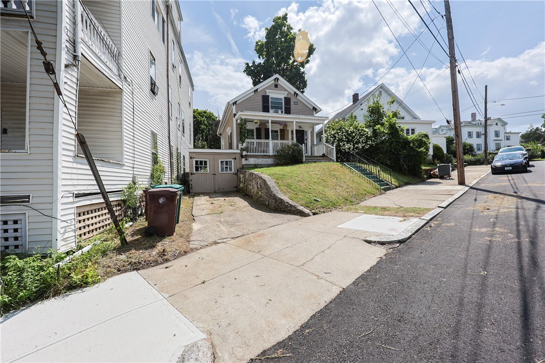 Woonsocket, Rhode Island 02895, United States, 3 Bedrooms Bedrooms, ,1 BathroomBathrooms,Residential,Active,189769