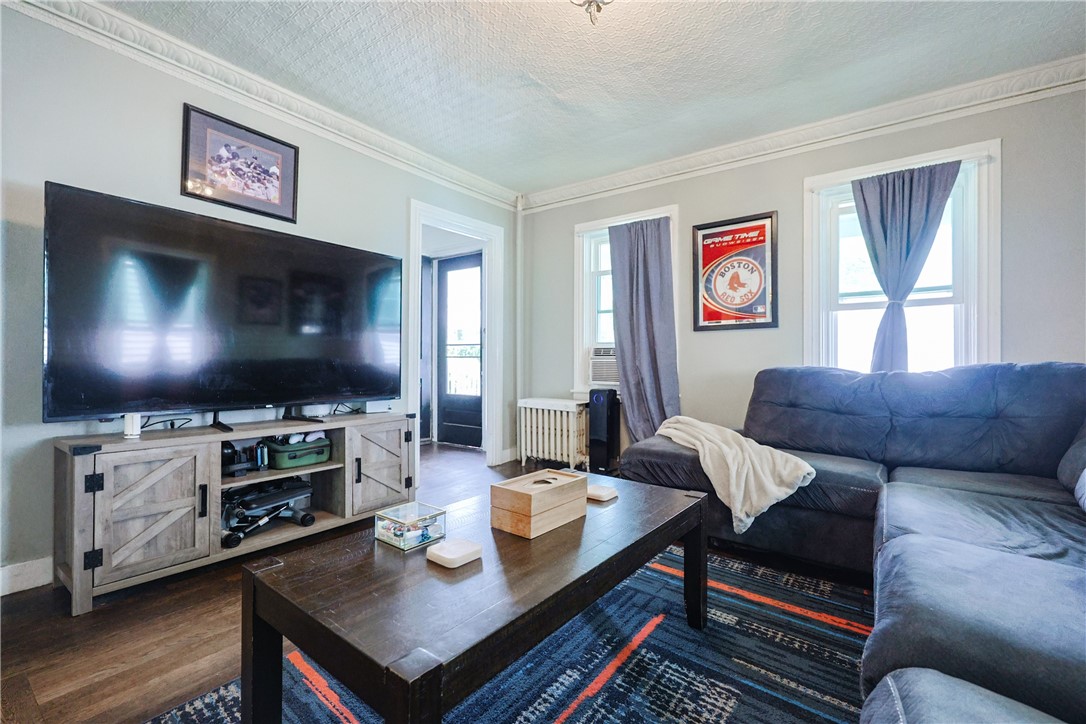 Woonsocket, Rhode Island 02895, United States, 3 Bedrooms Bedrooms, ,1 BathroomBathrooms,Residential,Active,189769