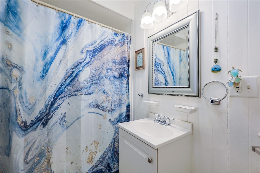 Woonsocket, Rhode Island 02895, United States, 3 Bedrooms Bedrooms, ,1 BathroomBathrooms,Residential,Active,189769