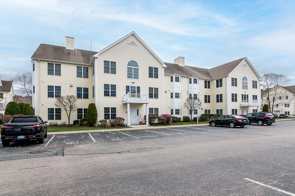 45 Saw Mill Drive 305