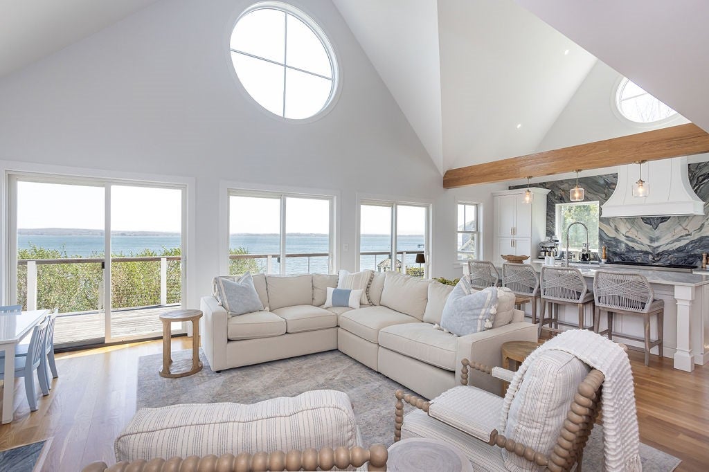 81 Bayside Avenue