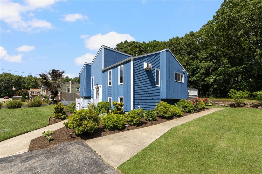 8 Birchwood Lane