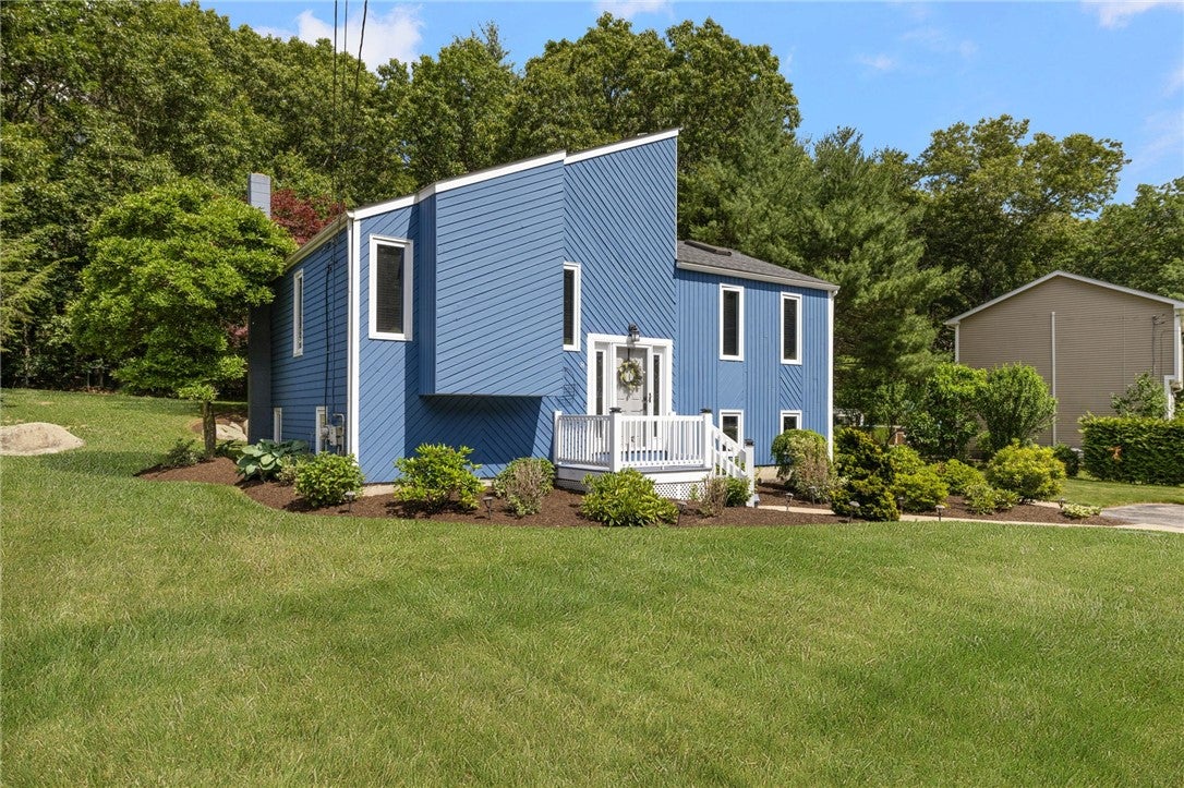 8 Birchwood Lane