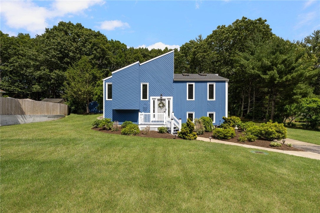 8 Birchwood Lane