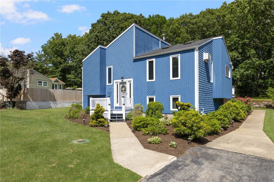 8 Birchwood Lane