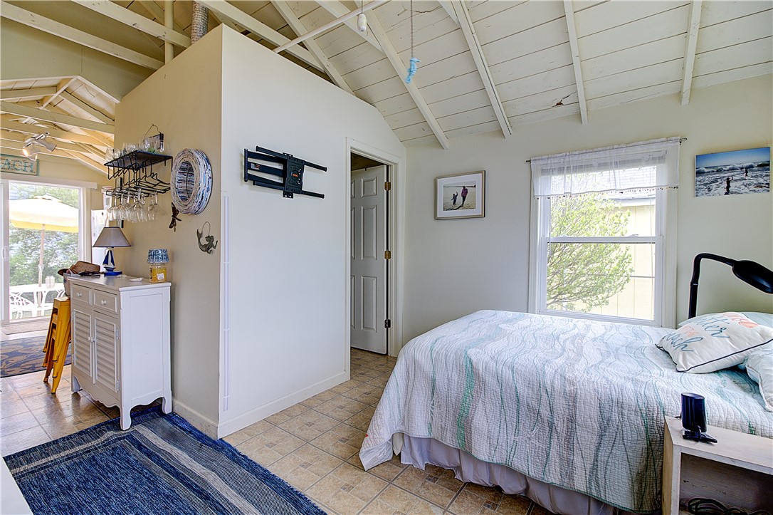 64 Burnside Avenue 61
