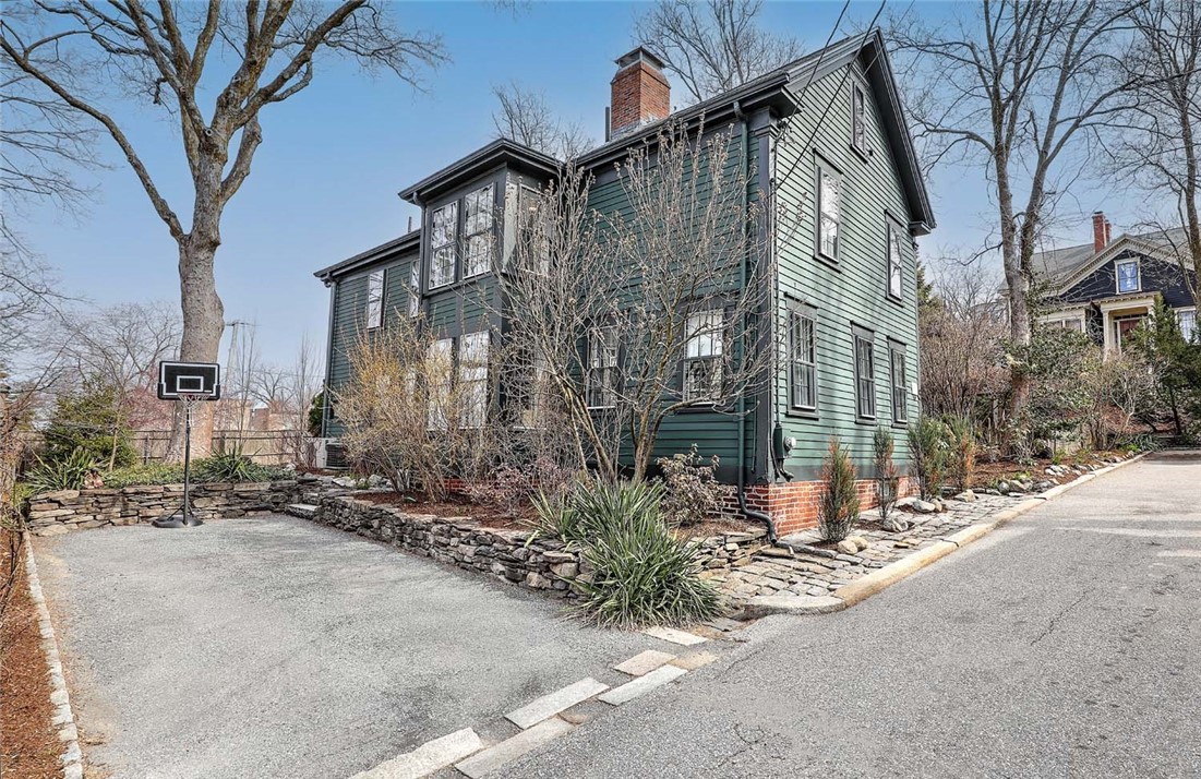5 Burrs Lane
