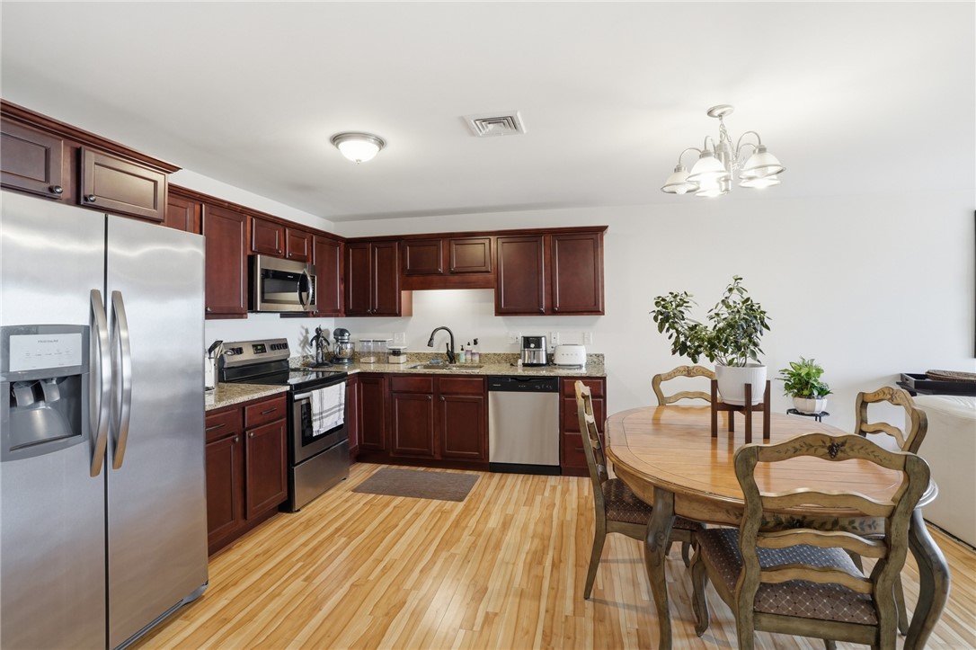 12 Gray Coach Lane 1206