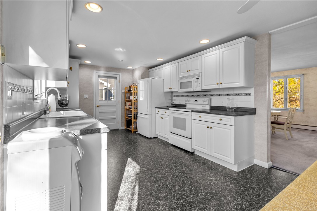 4 Cantone Drive