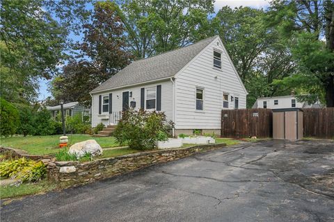 95 Roosevelt Street Warwick RI 02888