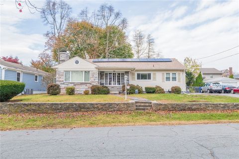 9 Farnum Avenue North Providence RI 02911