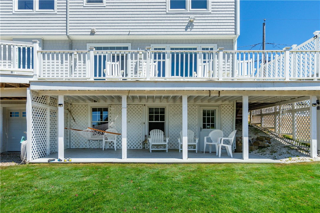 Narragansett, Rhode Island 02882, United States, 3 Bedrooms Bedrooms, ,4 BathroomsBathrooms,Residential,Pending,190202