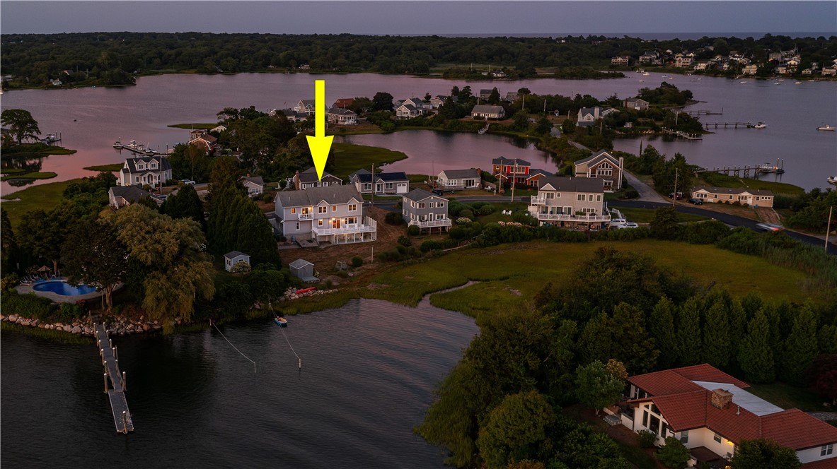 Narragansett, Rhode Island 02882, United States, 3 Bedrooms Bedrooms, ,4 BathroomsBathrooms,Residential,Pending,190202