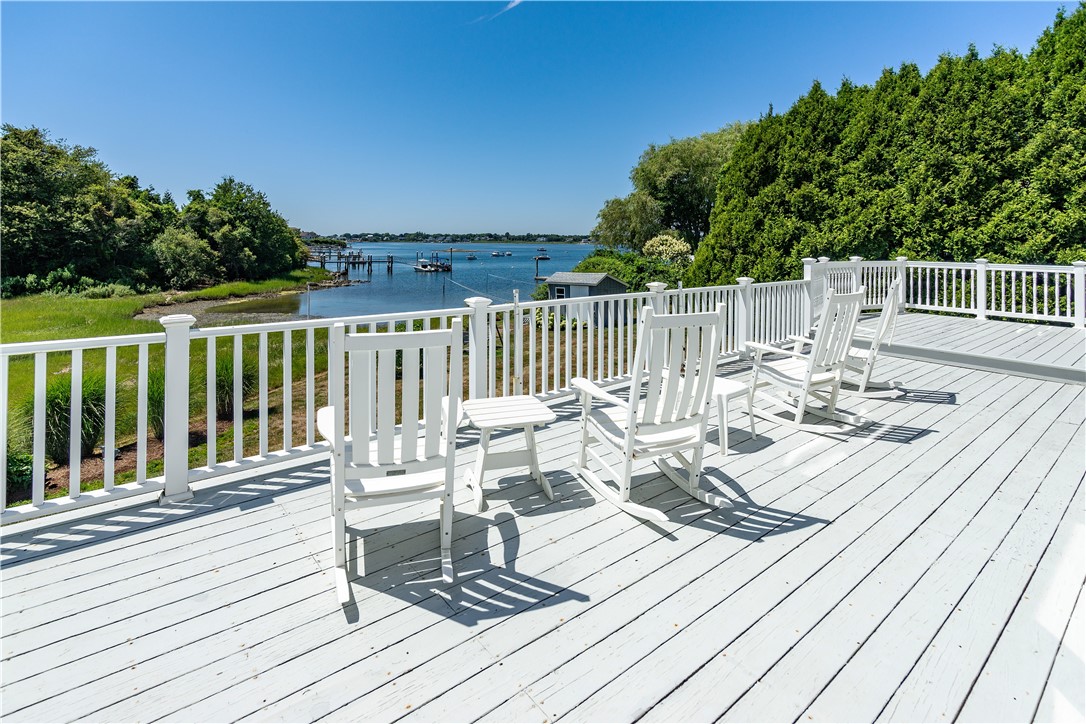 Narragansett, Rhode Island 02882, United States, 3 Bedrooms Bedrooms, ,4 BathroomsBathrooms,Residential,Pending,190202