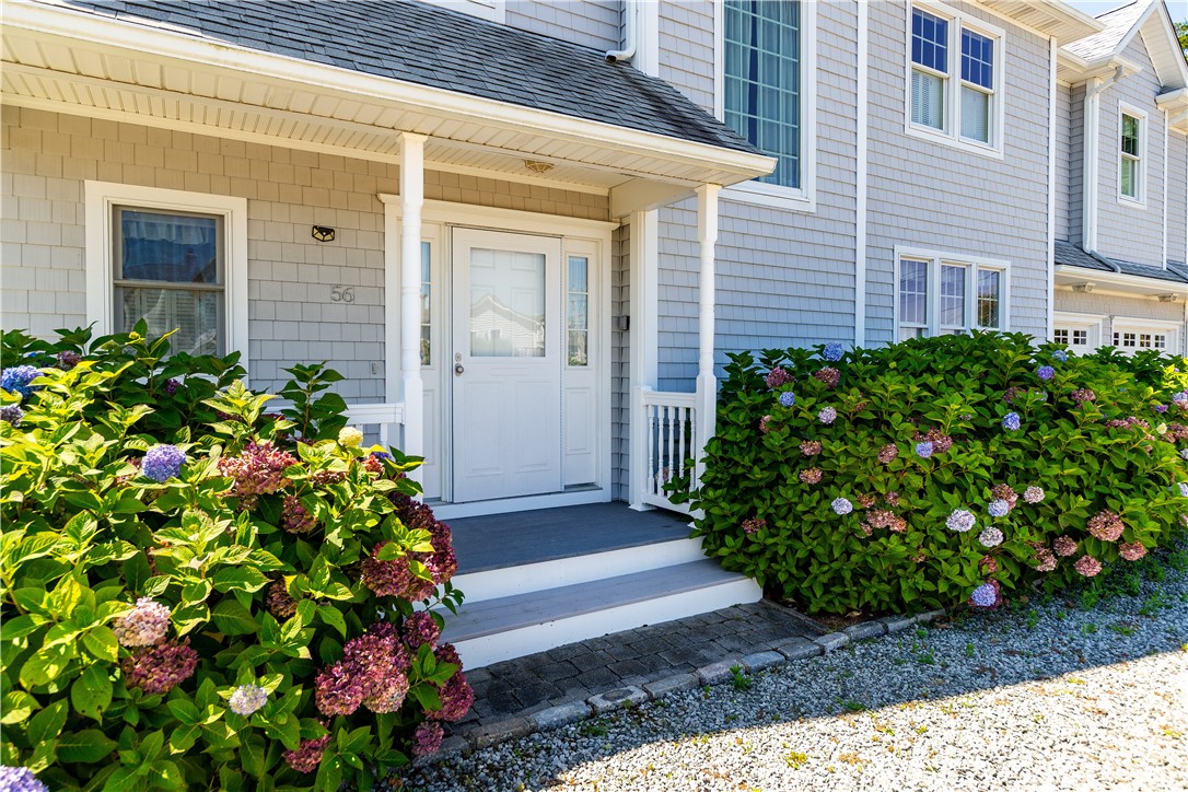 Narragansett, Rhode Island 02882, United States, 3 Bedrooms Bedrooms, ,4 BathroomsBathrooms,Residential,Pending,190202