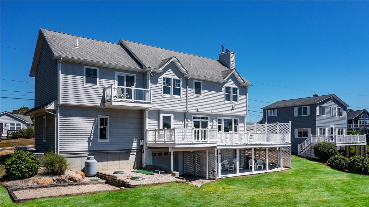 Narragansett, Rhode Island 02882, United States, 3 Bedrooms Bedrooms, ,4 BathroomsBathrooms,Residential,Pending,190202