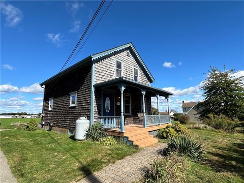 33 Clearview Avenue, Portsmouth, RI 02871 - #: 1370805