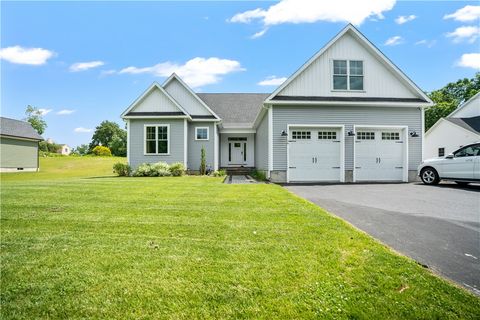 Single Family Residence in Lincoln RI 16 Woodward Road.jpg