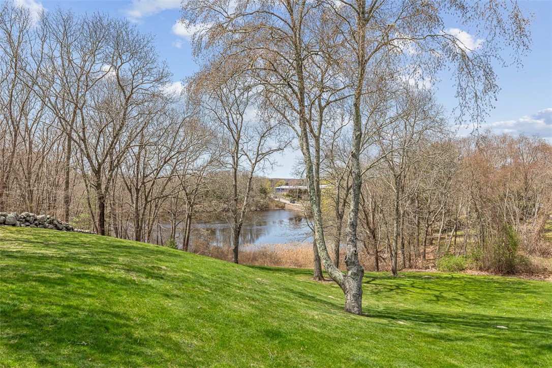 7 Spring Pond Road