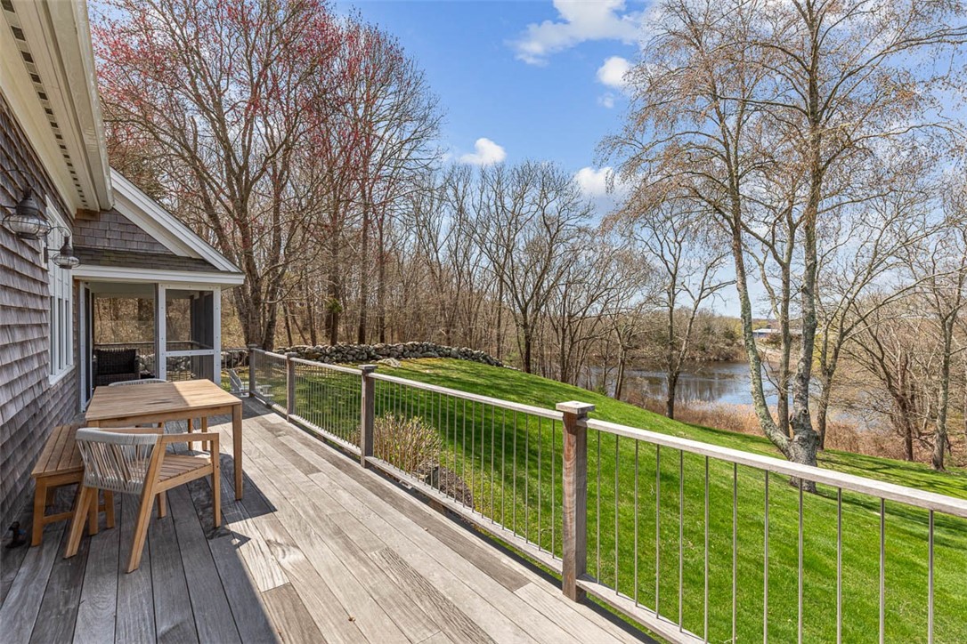 7 Spring Pond Road