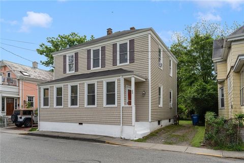 53 Warner Street Newport RI 02840