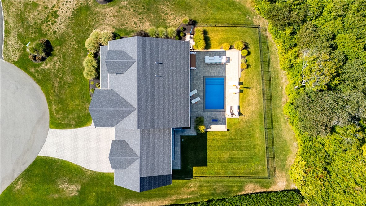 1046 Ocean Road