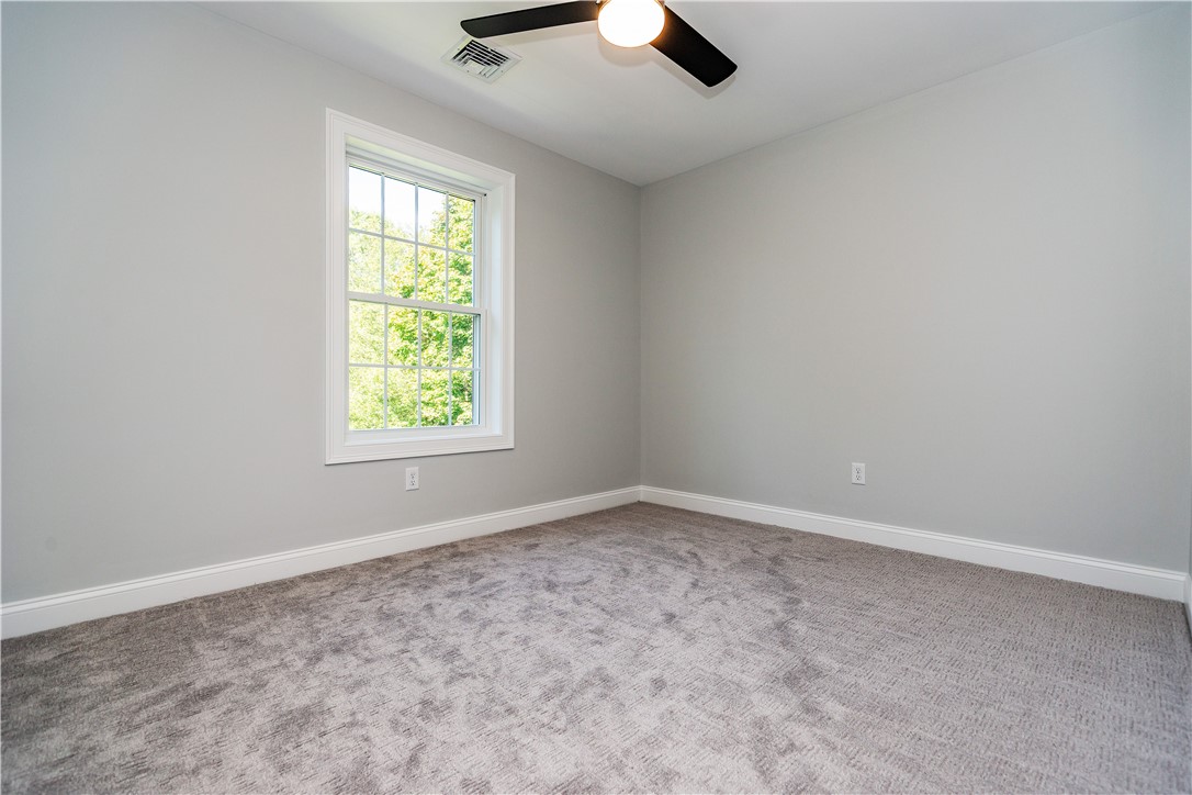 Warwick, Rhode Island 02886, United States, 3 Bedrooms Bedrooms, ,2 BathroomsBathrooms,Residential,Active,241769