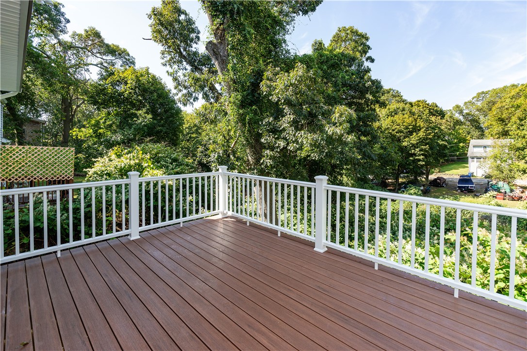 Warwick, Rhode Island 02886, United States, 3 Bedrooms Bedrooms, ,2 BathroomsBathrooms,Residential,Active,241769