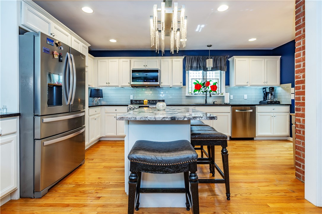 East Greenwich, Rhode Island 02818, United States, 5 Bedrooms Bedrooms, ,4 BathroomsBathrooms,Residential,Active,105029