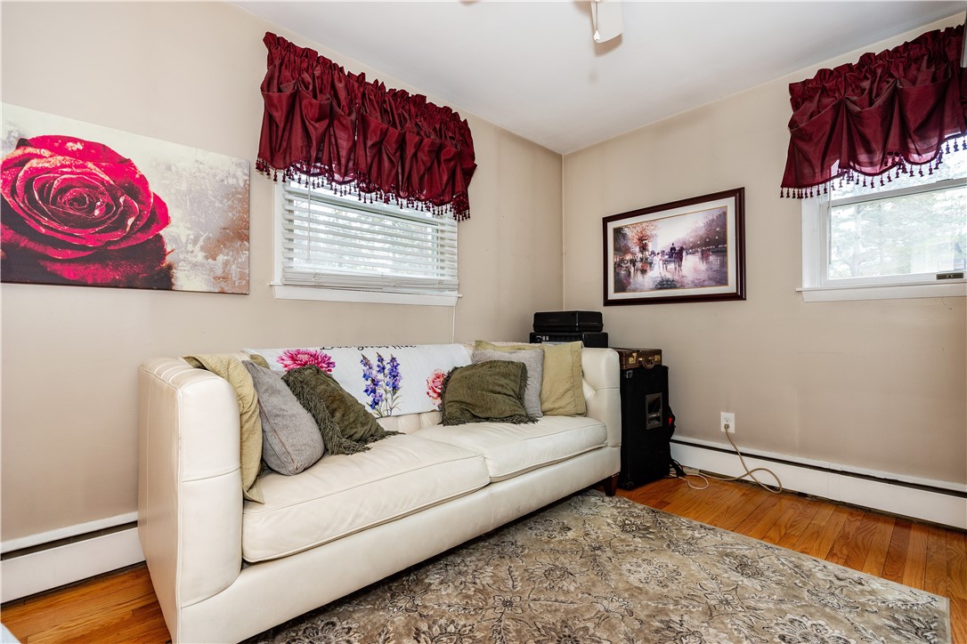 East Greenwich, Rhode Island 02818, United States, 5 Bedrooms Bedrooms, ,4 BathroomsBathrooms,Residential,Active,105029