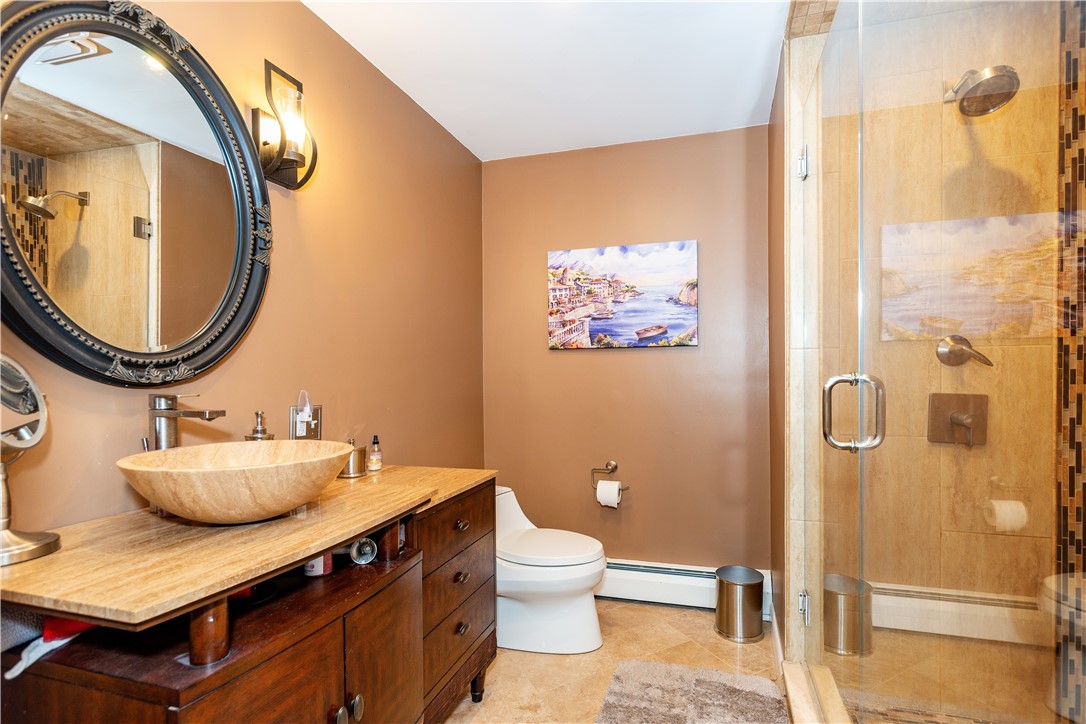 East Greenwich, Rhode Island 02818, United States, 5 Bedrooms Bedrooms, ,4 BathroomsBathrooms,Residential,Active,105029