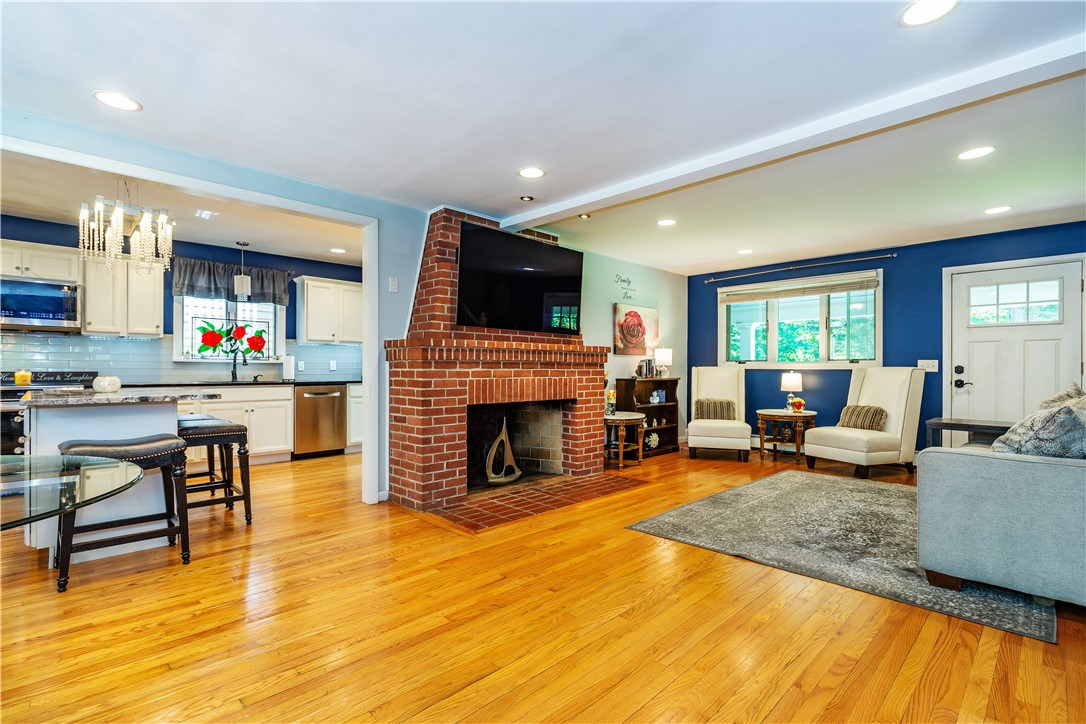 East Greenwich, Rhode Island 02818, United States, 5 Bedrooms Bedrooms, ,4 BathroomsBathrooms,Residential,Active,105029