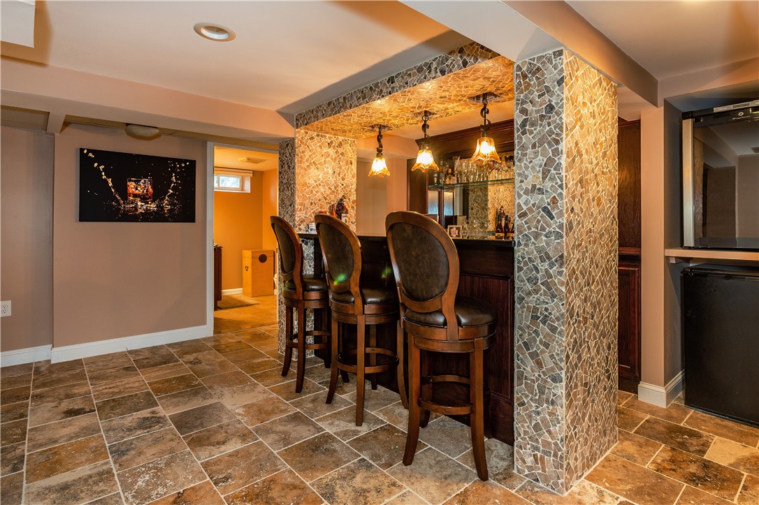 East Greenwich, Rhode Island 02818, United States, 5 Bedrooms Bedrooms, ,4 BathroomsBathrooms,Residential,Active,105029