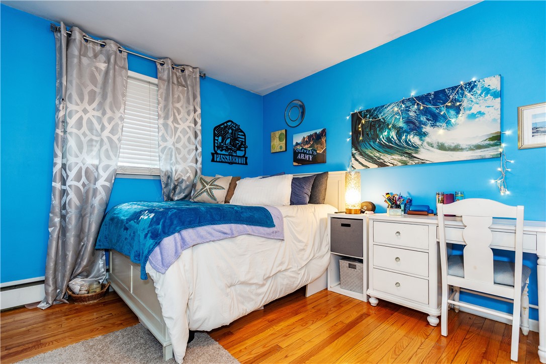 East Greenwich, Rhode Island 02818, United States, 5 Bedrooms Bedrooms, ,4 BathroomsBathrooms,Residential,Active,105029