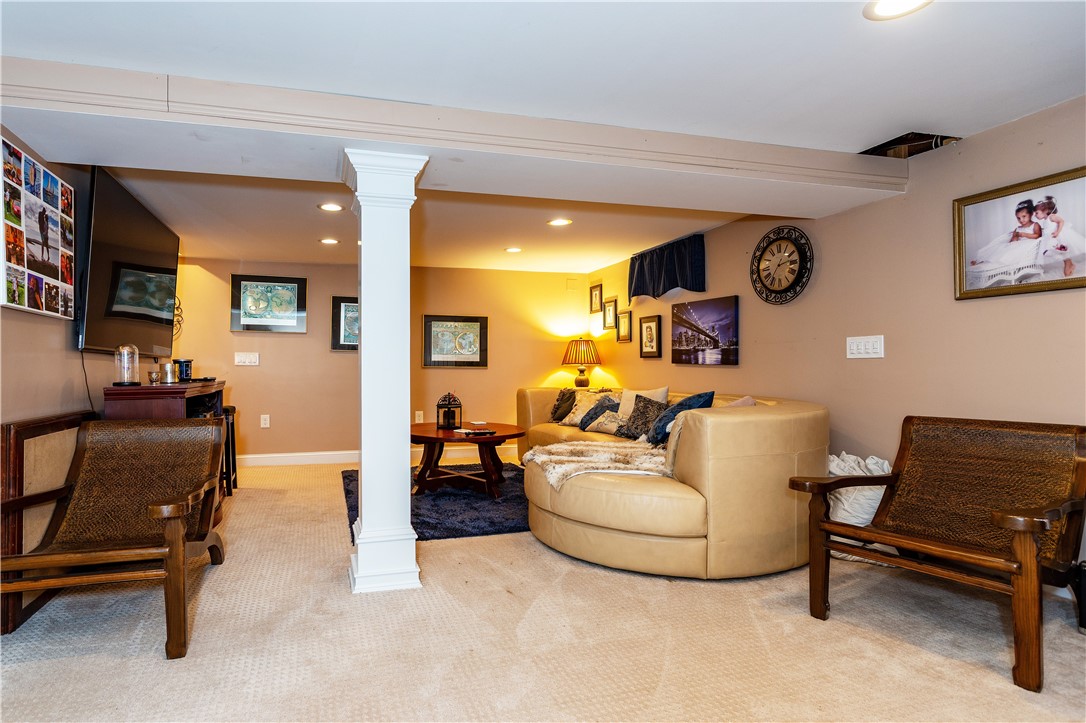 East Greenwich, Rhode Island 02818, United States, 5 Bedrooms Bedrooms, ,4 BathroomsBathrooms,Residential,Active,105029