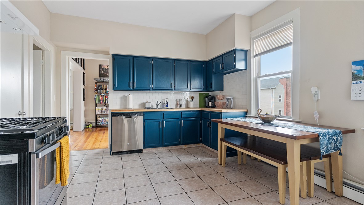 260 Atwells Avenue 3